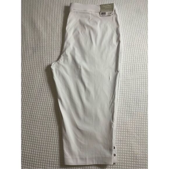 CORAL BAY WOMAN’S 24W White Capris - Picture 3 of 6